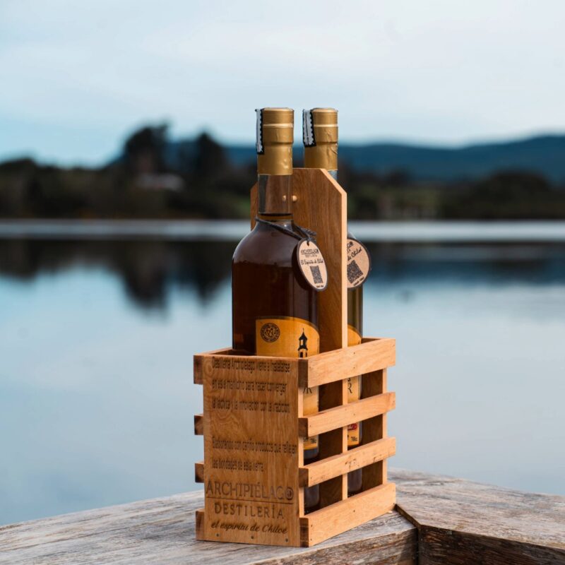 Pack 2 botellas de Licor de Oro 700cc con Caja de Madera